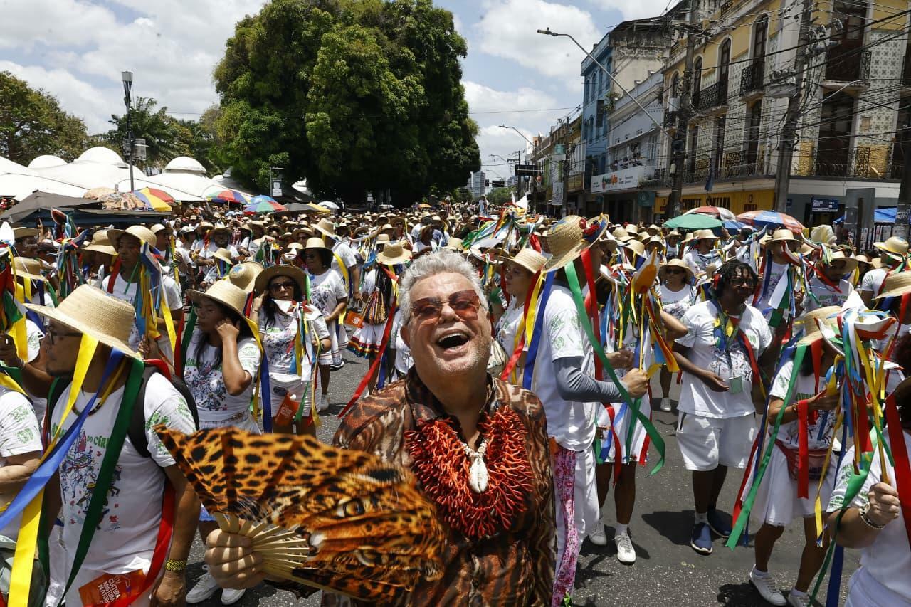 Milton Cunha realiza sonho ao participar do Arrastão do Círio com o Arraial do Pavulagem